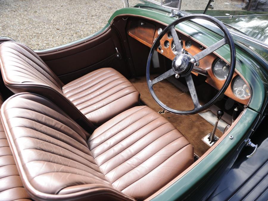 Интерьер Bentley 3&frac12;-Litre Open Tourer 1934 года  (фото 2 из 11)